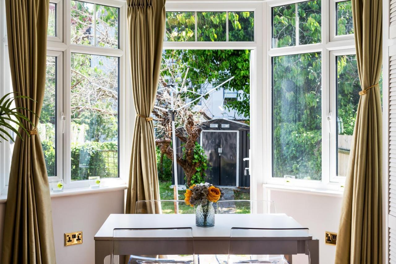 Lovely Garden Apartment In Wimbledon Town Centre With Private Parking By Wimbledon Holiday Lets ลอนดอน ภายนอก รูปภาพ