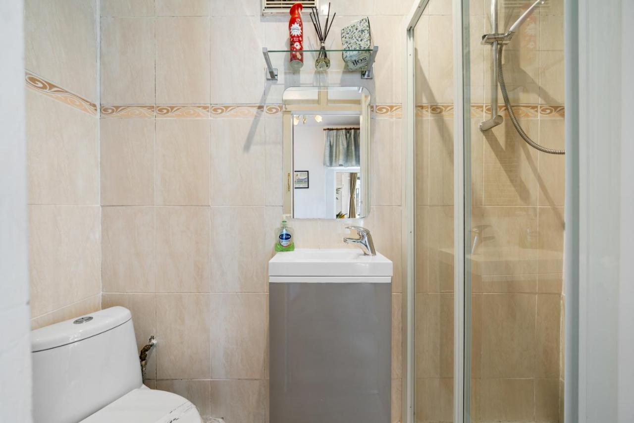 Lovely Garden Apartment In Wimbledon Town Centre With Private Parking By Wimbledon Holiday Lets ลอนดอน ภายนอก รูปภาพ