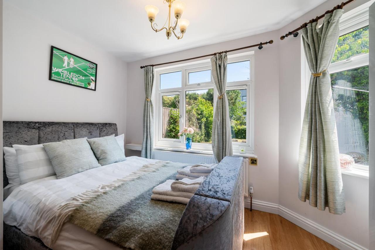 Lovely Garden Apartment In Wimbledon Town Centre With Private Parking By Wimbledon Holiday Lets ลอนดอน ภายนอก รูปภาพ