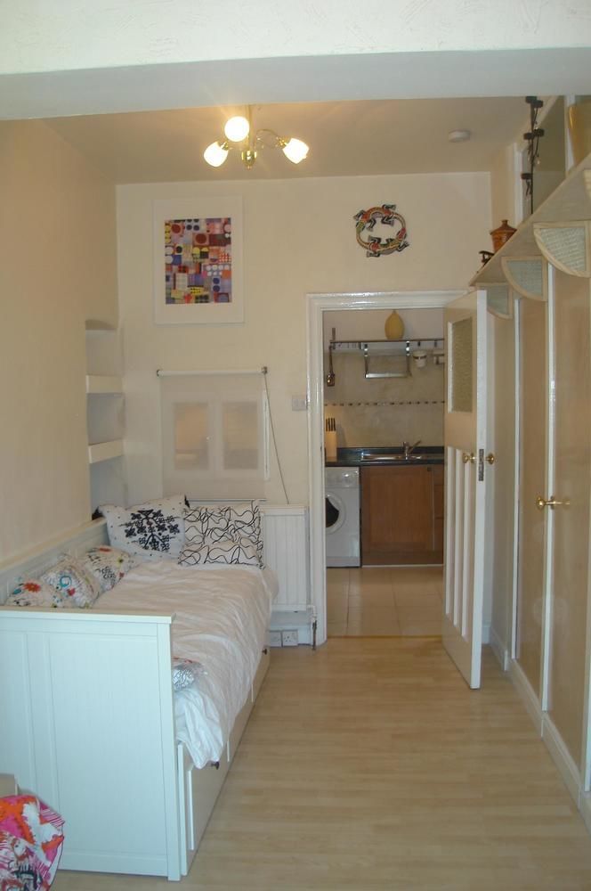 Lovely Garden Apartment In Wimbledon Town Centre With Private Parking By Wimbledon Holiday Lets ลอนดอน ภายนอก รูปภาพ