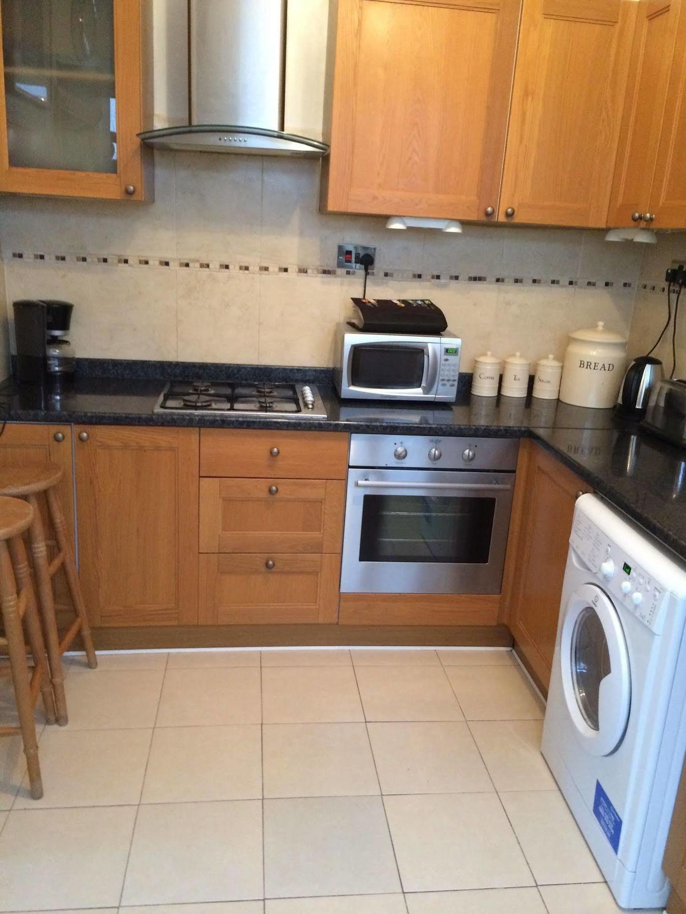 Lovely Garden Apartment In Wimbledon Town Centre With Private Parking By Wimbledon Holiday Lets ลอนดอน ภายนอก รูปภาพ