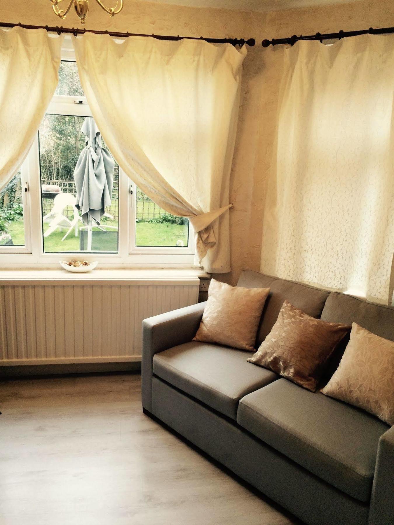 Lovely Garden Apartment In Wimbledon Town Centre With Private Parking By Wimbledon Holiday Lets ลอนดอน ภายนอก รูปภาพ