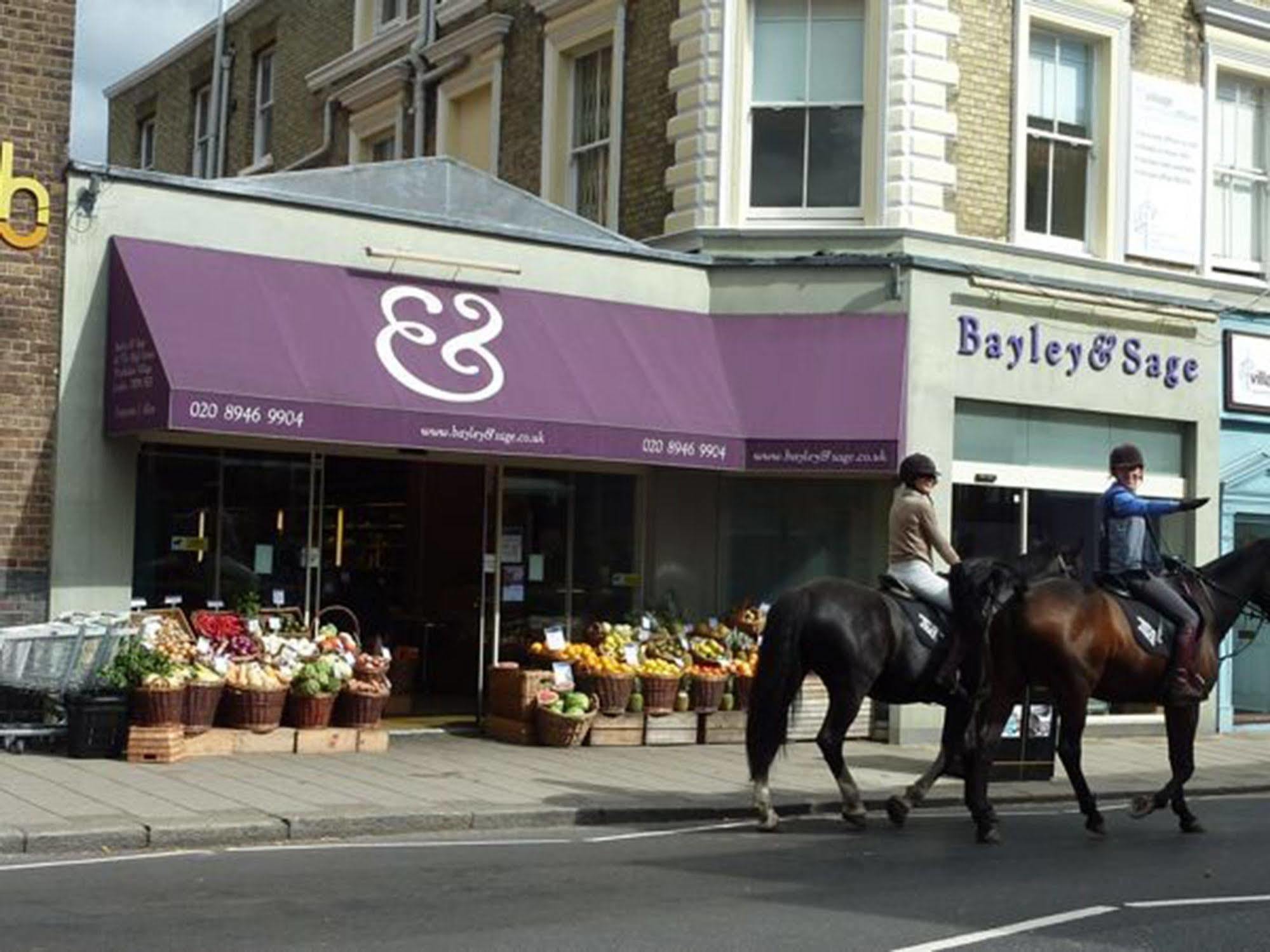 Lovely Garden Apartment In Wimbledon Town Centre With Private Parking By Wimbledon Holiday Lets ลอนดอน ภายนอก รูปภาพ